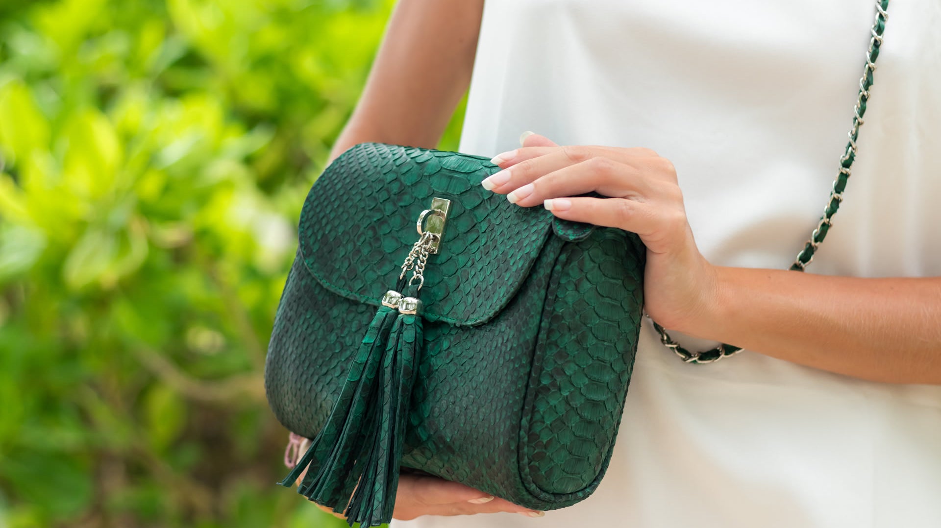 HOW TO PROPERLY STORE PURSES