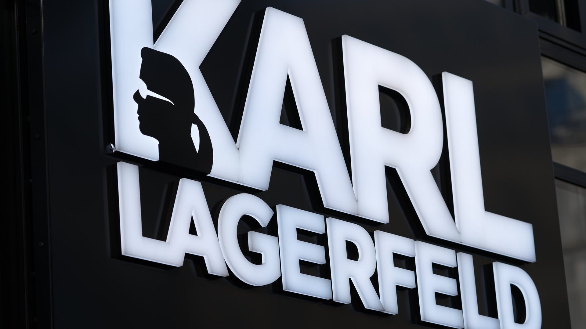 Karl Lagerfeld – A Retrospective