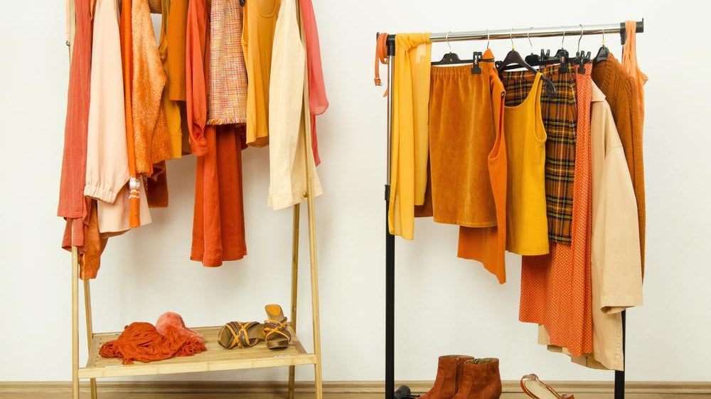 SO MANY SKIRTS! |  truefashionistas | Women’s Fashion and Clothing