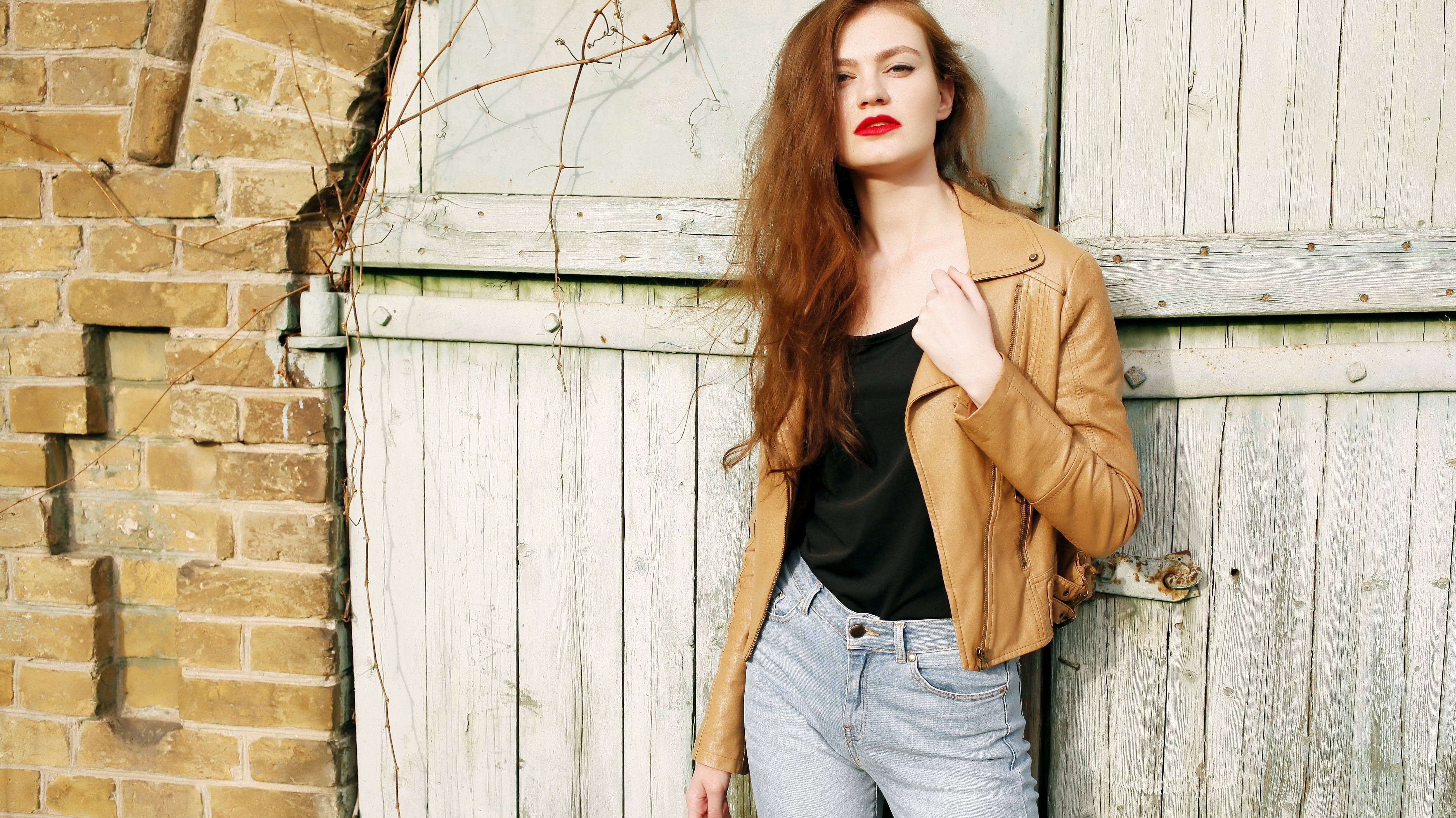 GOTTA GET ME A BROWN LEATHER JACKET! |  truefashionistas | Women’s Fashion and Clothing