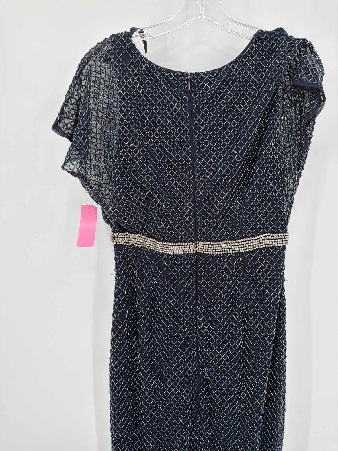 Pre-Owned Mac Duggal Navy Size 6 Beaded Long Evening Gown | True Fashionistas.