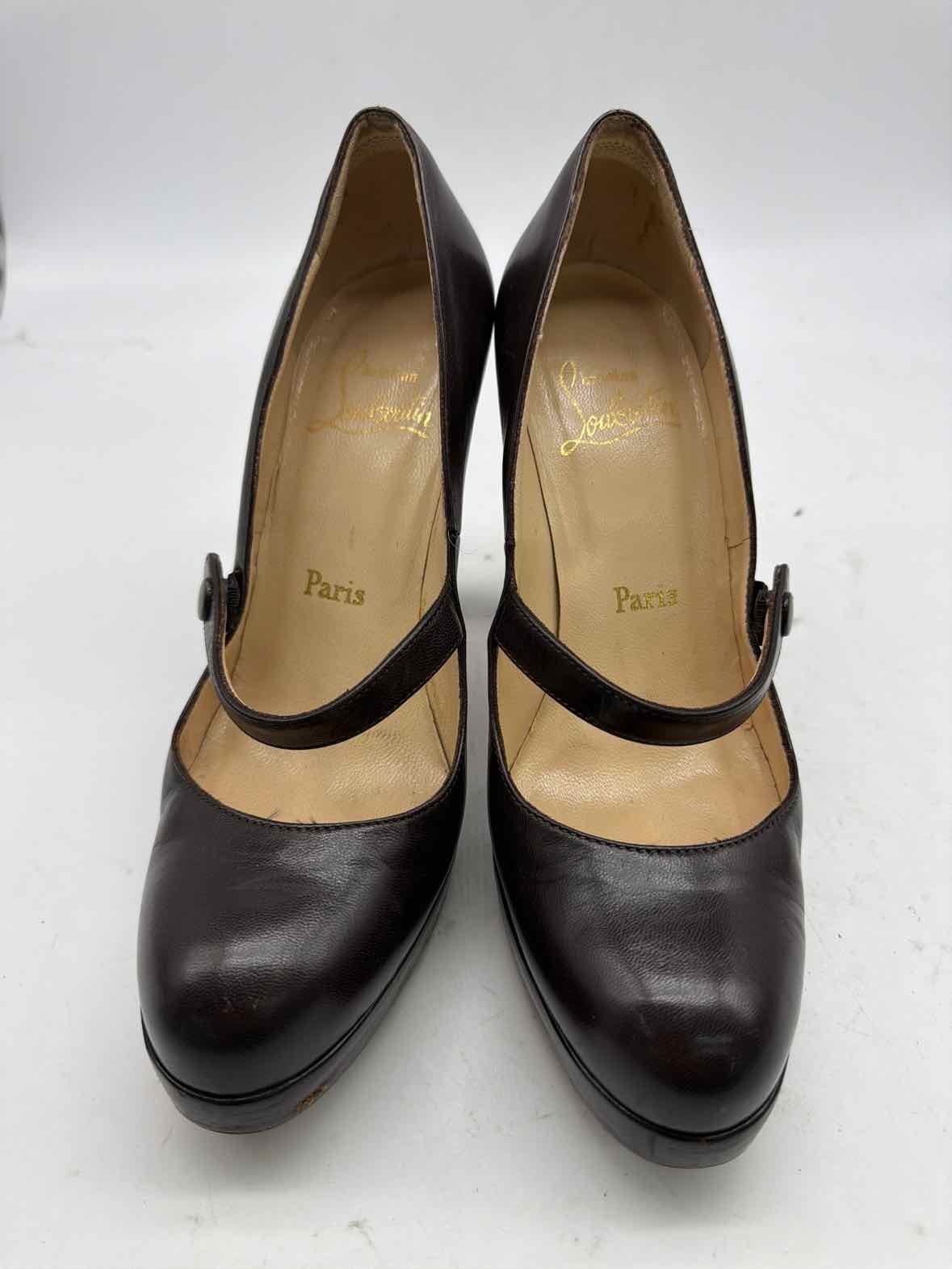 Pre-Owned Christian Louboutin Black Size 7.5 Mary Jane Heels | True Fashionistas.