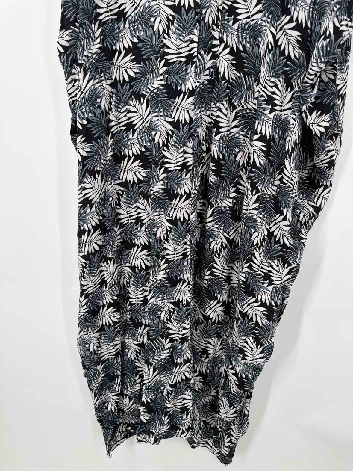 Pre-Owned Made On Earth Black Size One Size Long Short Sleeve Dress | True Fashionistas.