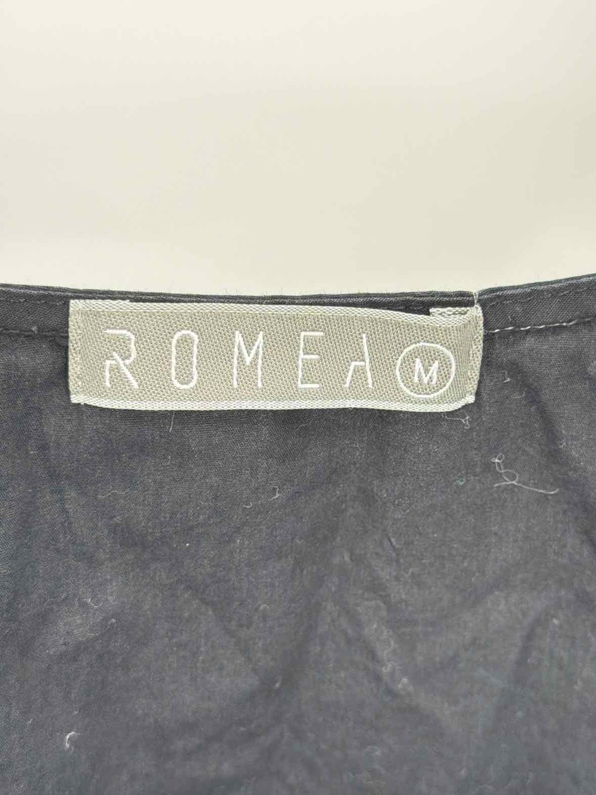Pre-Owned ROMEA Black Size Medium Cropped Blouse | True Fashionistas.