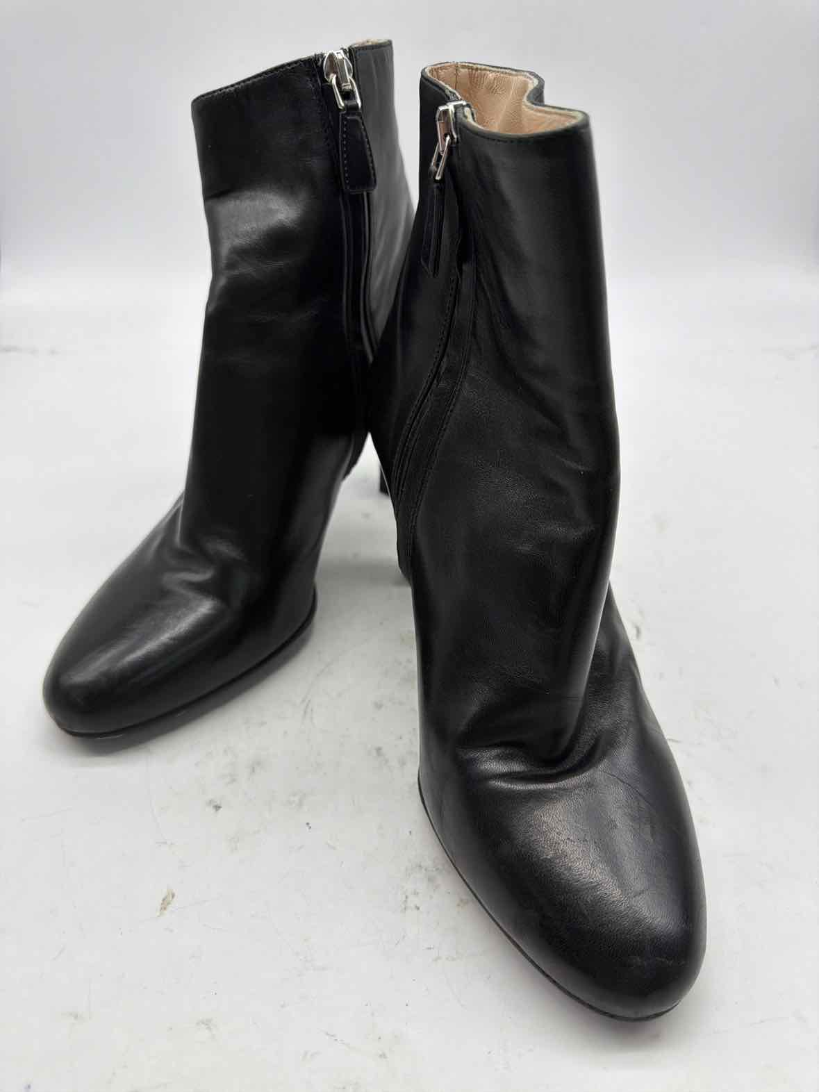 Pre-Owned Prada Black Size 5.5 Leather Ankle Boots | True Fashionistas.