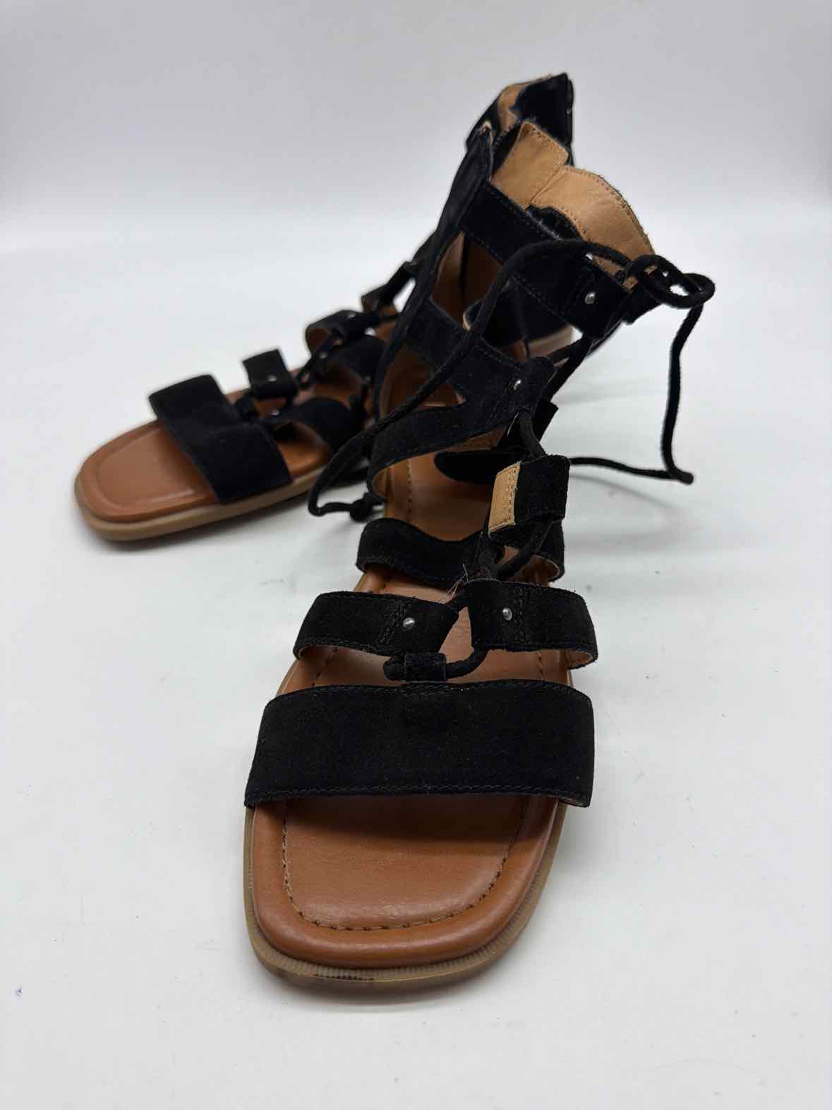 Pre-Owned Crown Vintage Black Size 8.5 Caged Sandals | True Fashionistas.