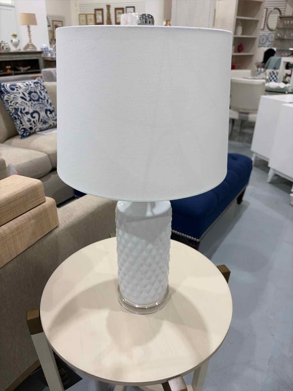 White Ceramic Table Lamp | True Fashionistas.