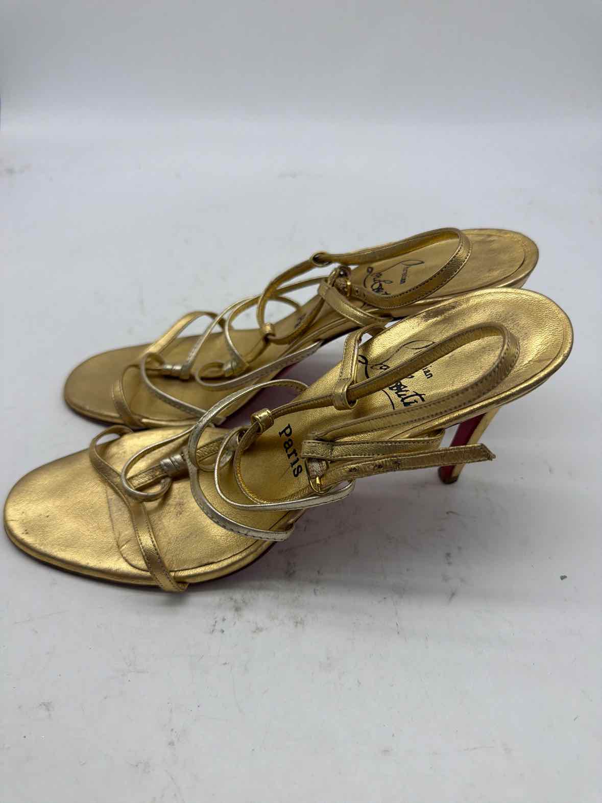 Pre-Owned Christian Louboutin Gold Size 8 Strappy Heels | True Fashionistas.