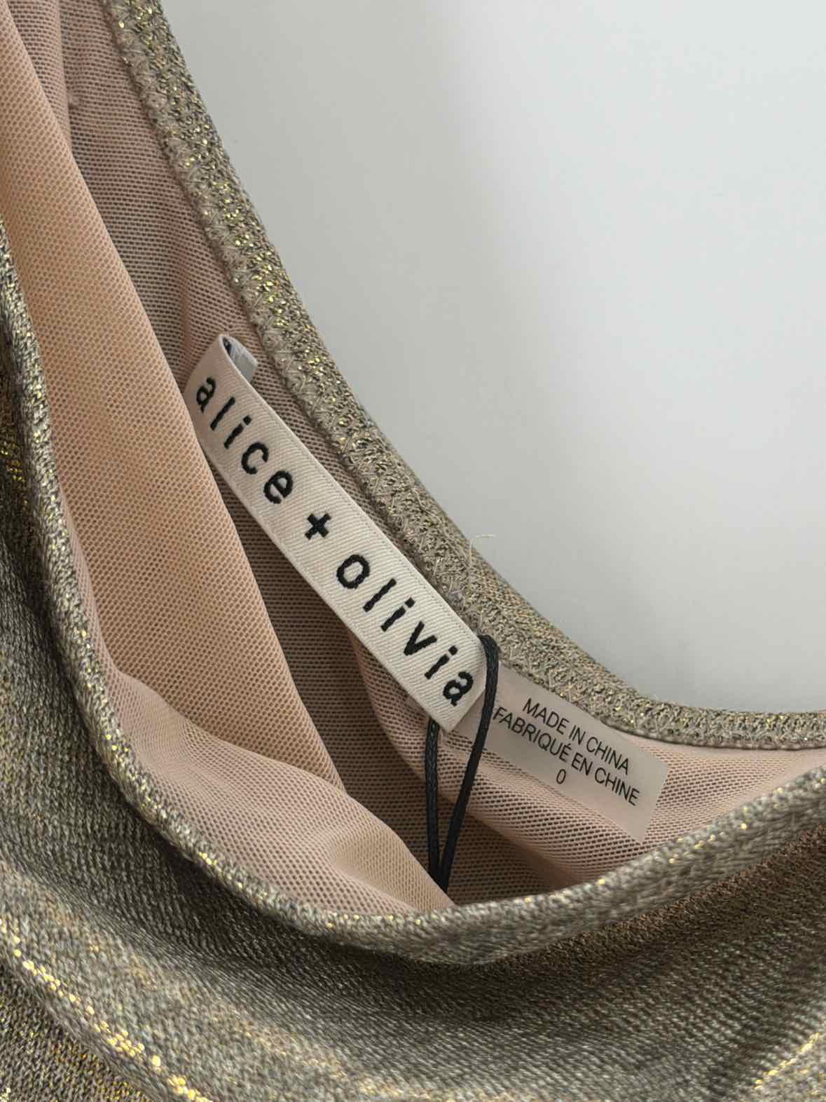 Pre-Owned Alice + Olivia Gold Size 0 Metallic Cocktail Short Sleeveless Dress | True Fashionistas.