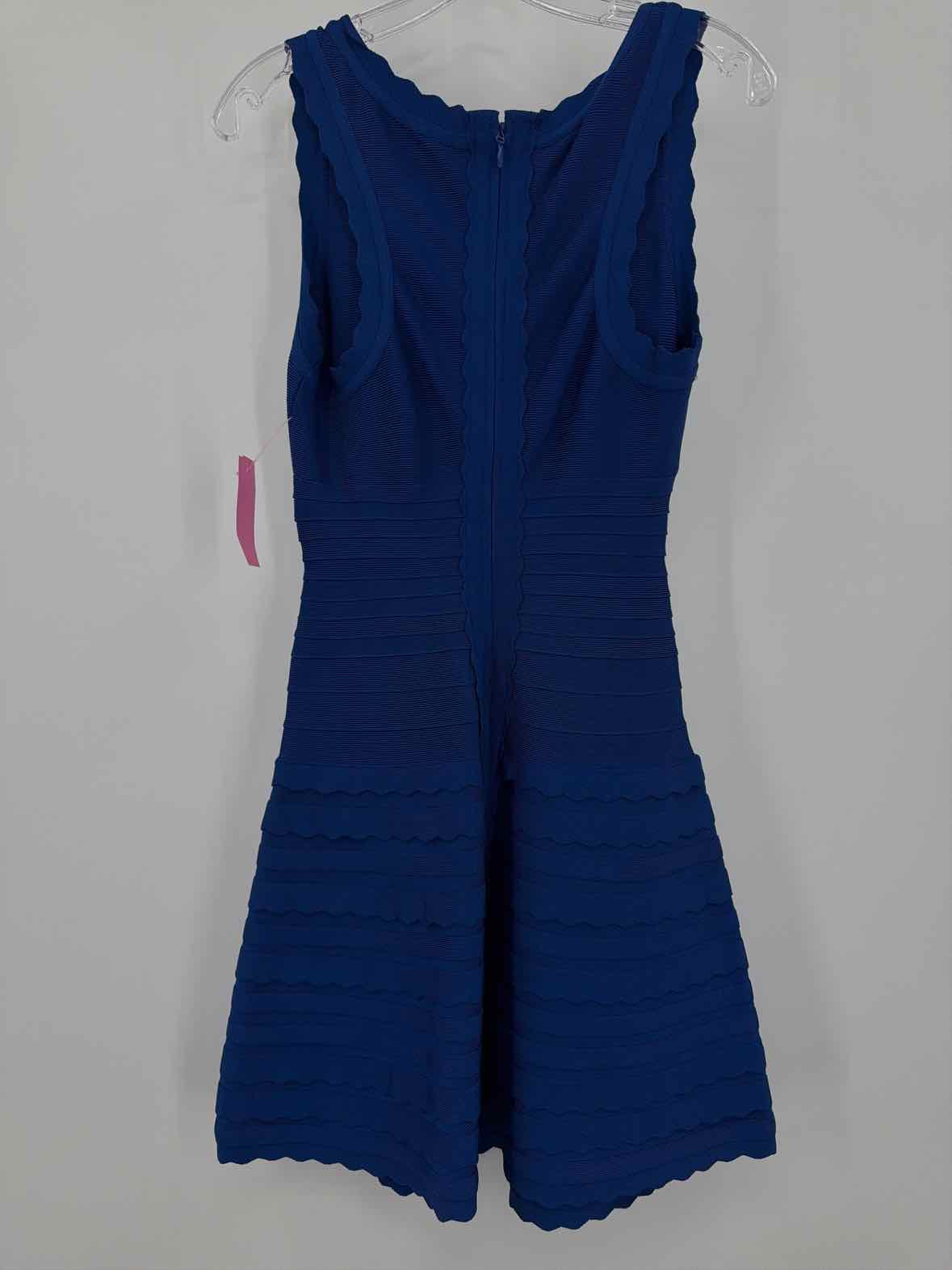 Pre-Owned Herve Leger Blue Size Medium Knit Bodycon Short Sleeveless Dress | True Fashionistas.