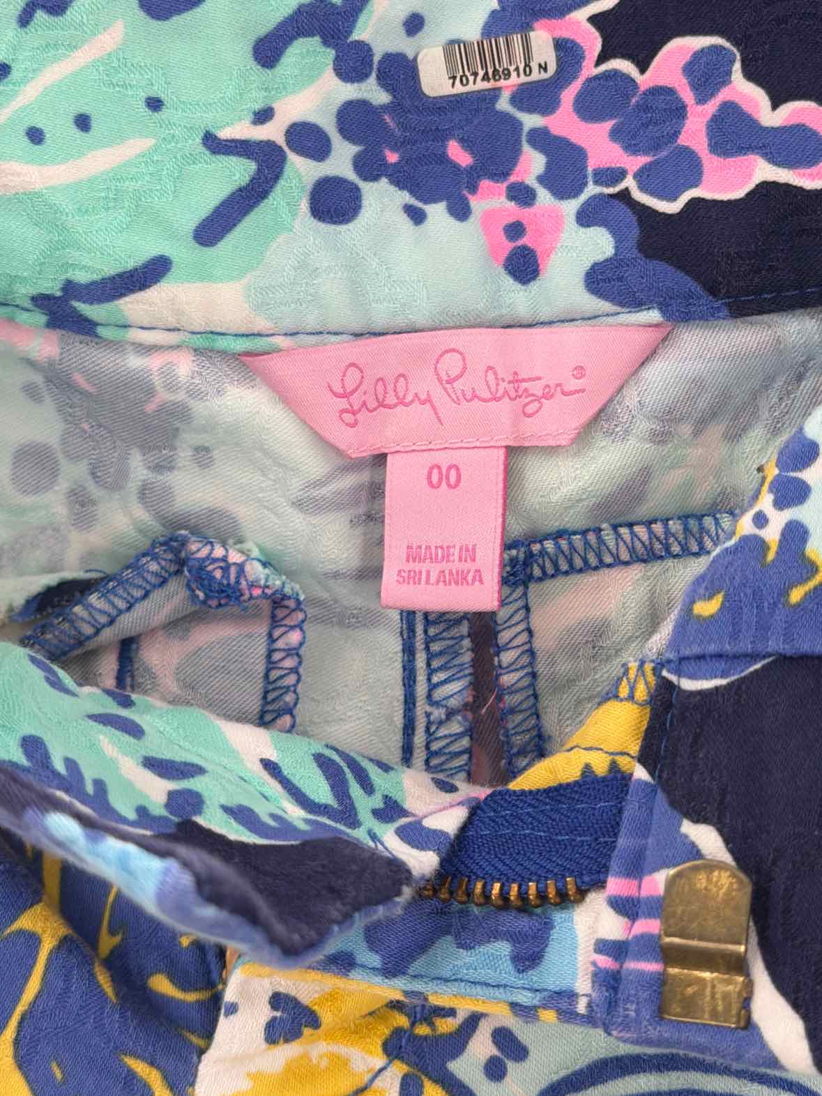 Pre-Owned Lilly Pulitzer Navy Size 00 Printed Shorts | True Fashionistas.