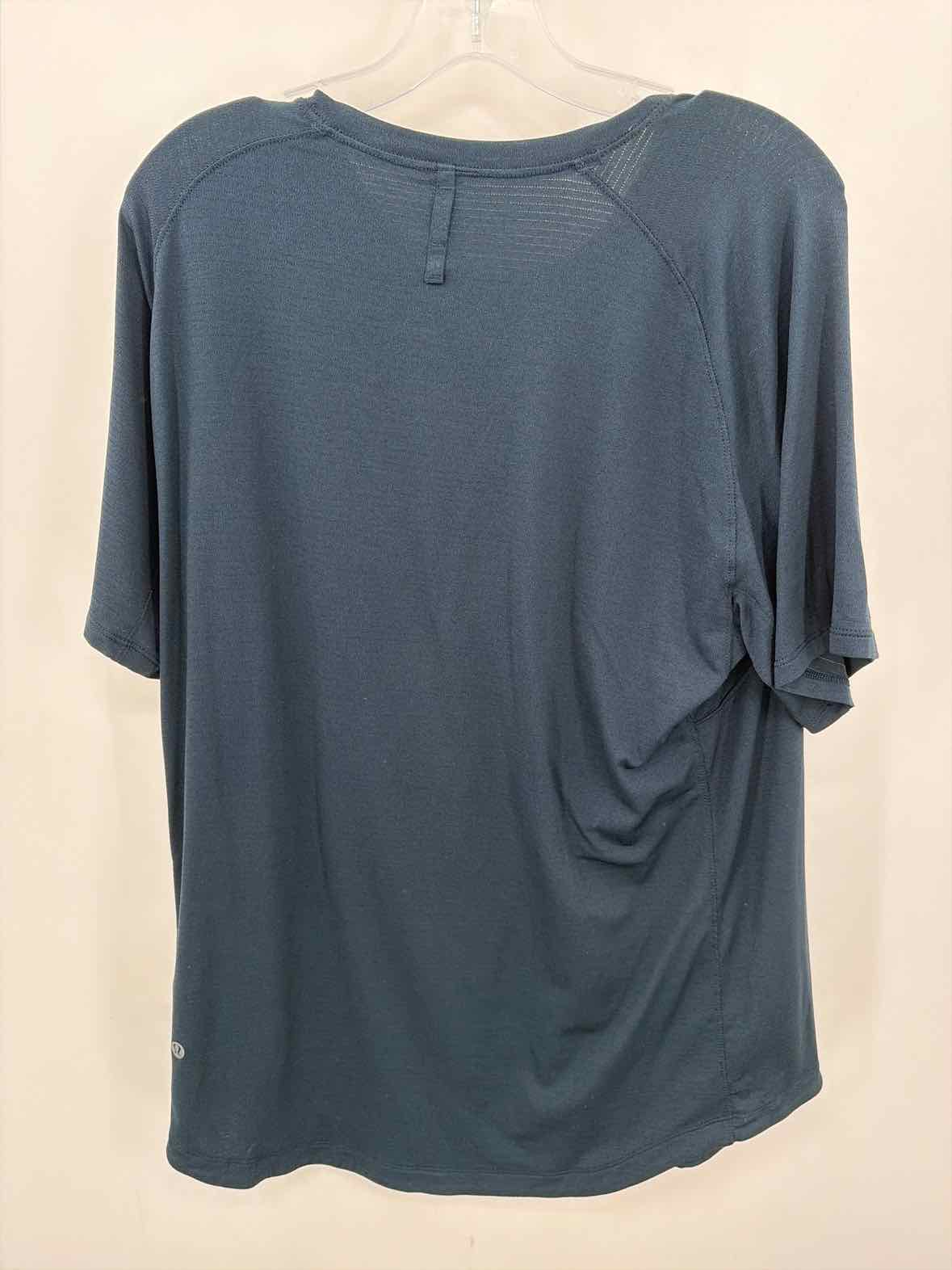 Lululemon Navy Large Men's Athletic Tee | True Fashionistas.