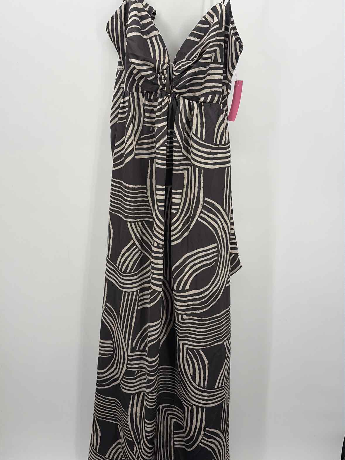 Pre-Owned Aakaa Grey Size Large Maxi Sleeveless Dress | True Fashionistas.