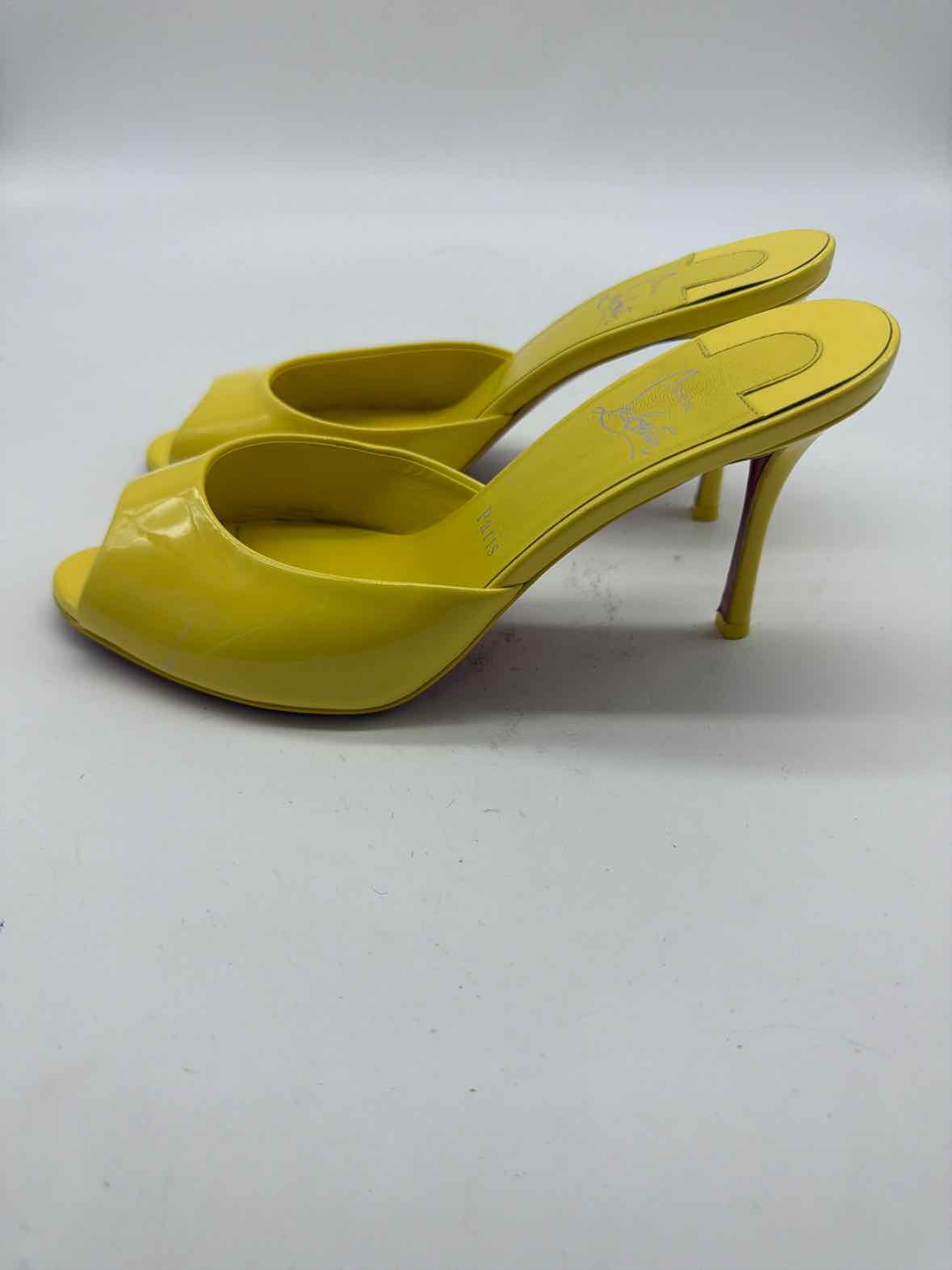 Pre-Owned Christian Louboutin Yellow Size 37 Mule Heels | True Fashionistas.