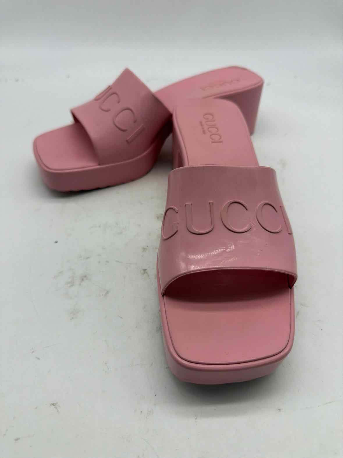 Pre-Owned Gucci Pink Size 6 Jelly Mule Sandals | True Fashionistas.