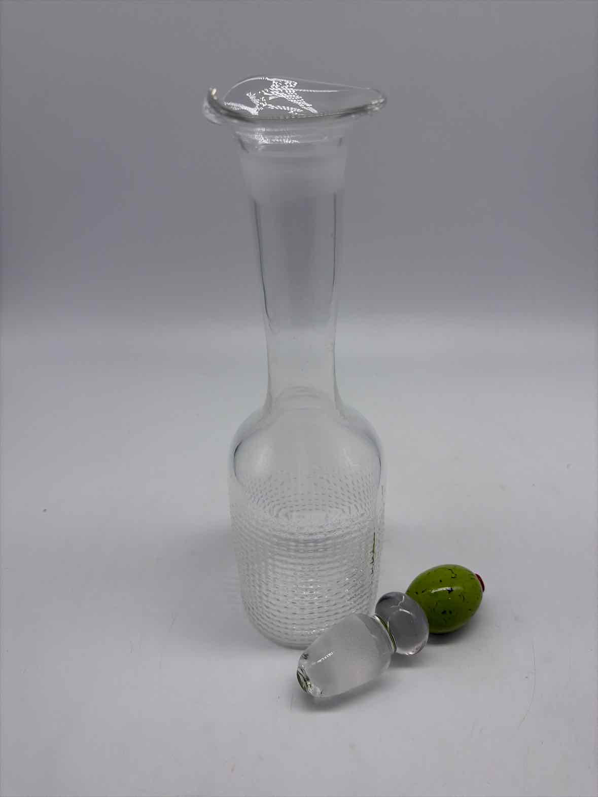Glass Bottle With Olive Stopper | True Fashionistas.