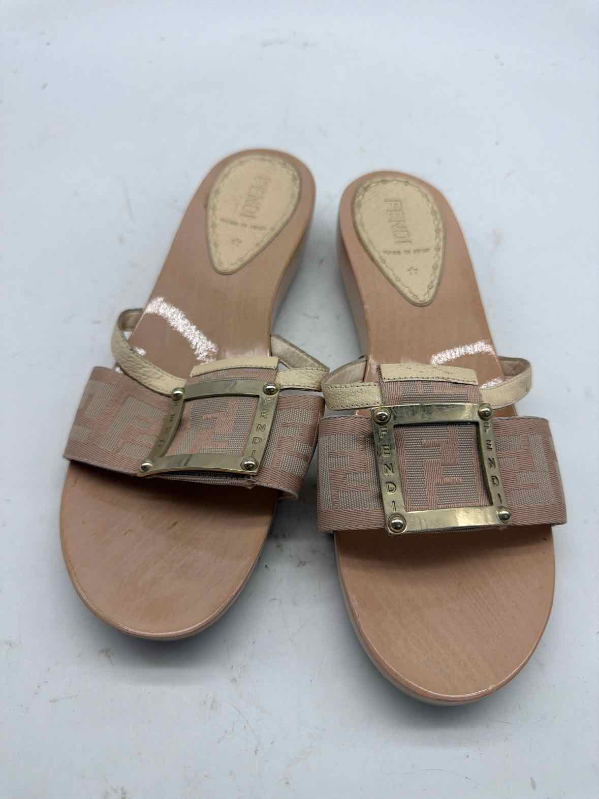 Pre-Owned Fendi Pink Size 6.5 Wood Slide Sandals | True Fashionistas.