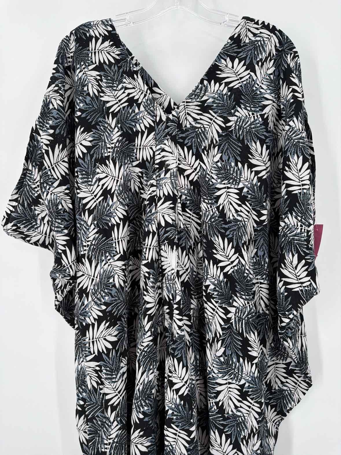 Pre-Owned Made On Earth Black Size One Size Long Short Sleeve Dress | True Fashionistas.