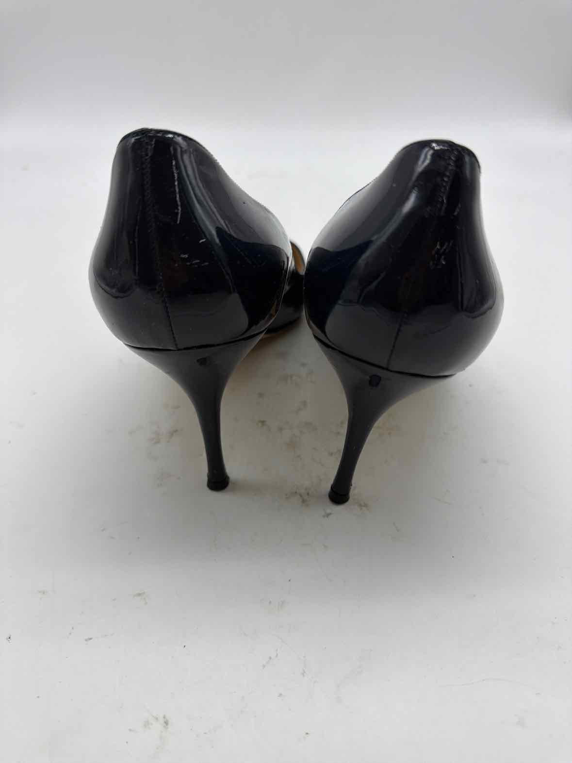 Pre-Owned Manolo Blahnik Navy Size 10 Patent Leather Pump Heels | True Fashionistas.