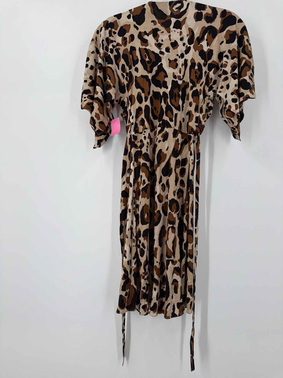 Pre-Owned Sky Tan Size XS Short Short Sleeve Dress | True Fashionistas.
