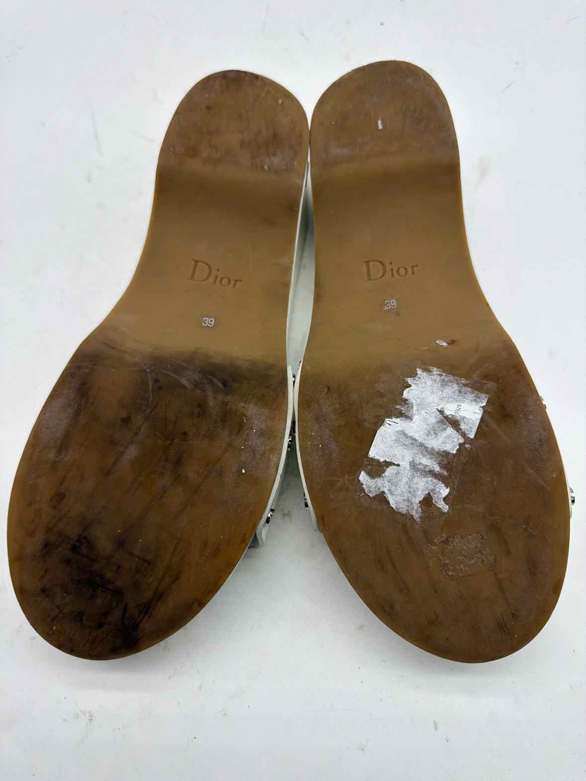 Pre-Owned Christian Dior White Size 39 Clog Slide Sandals | True Fashionistas.