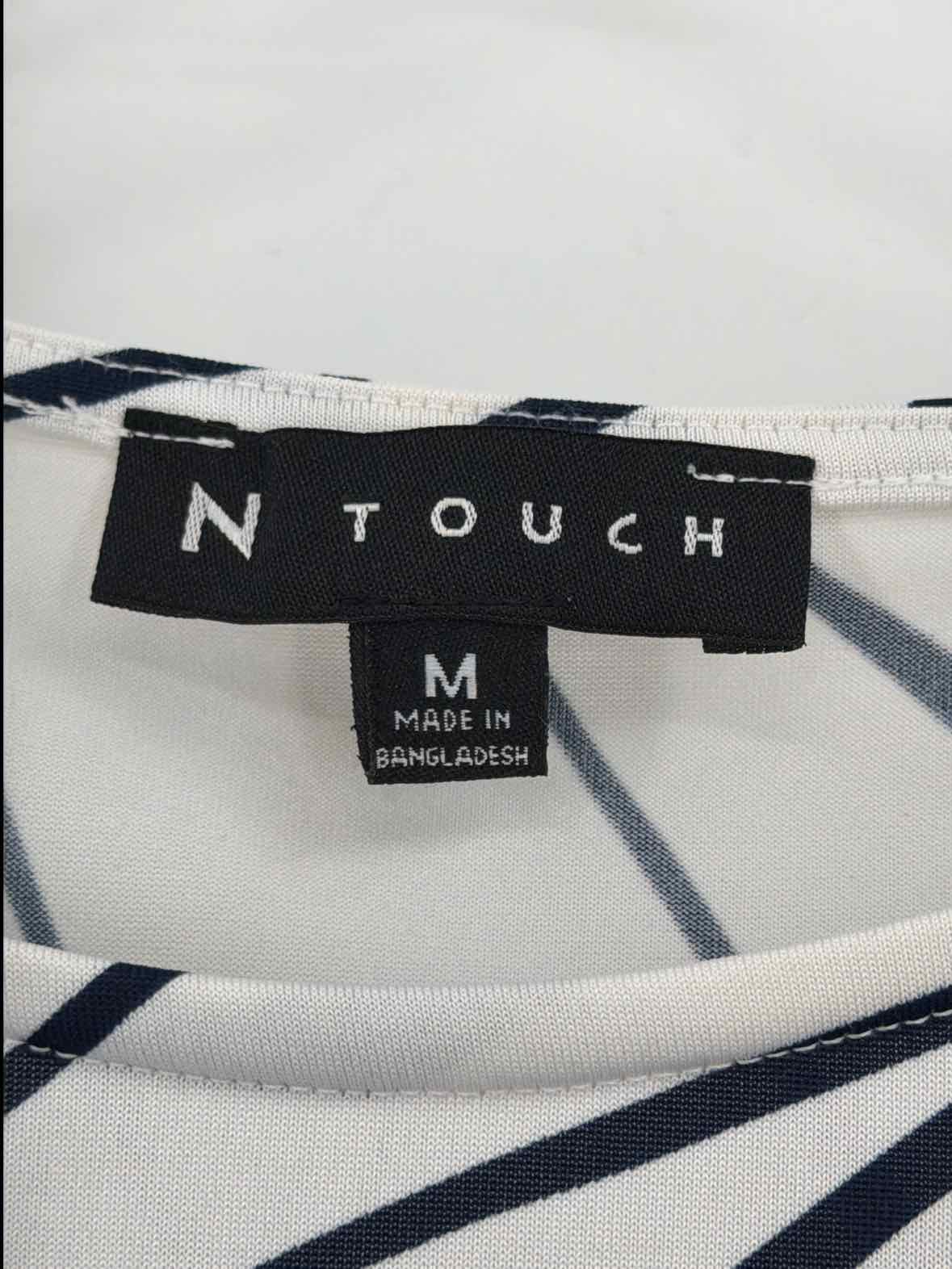 Pre-Owned N Touch White Size Medium Blouse | True Fashionistas.