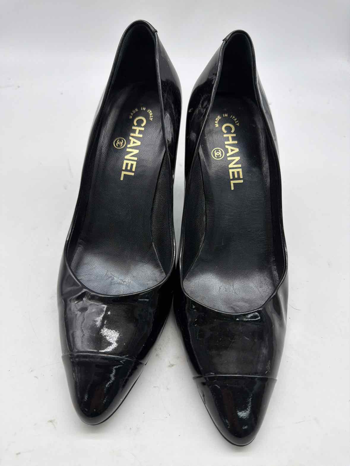 Pre-Owned Chanel Black Size 39 Patent Leather Pump Heels | True Fashionistas.