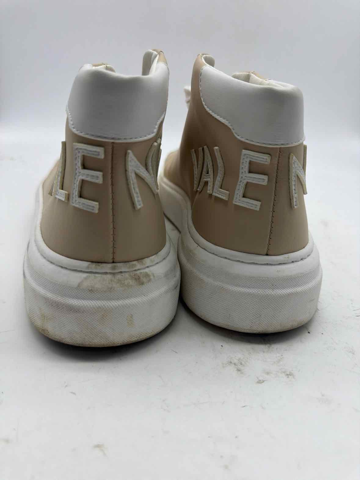 Pre-Owned Valentino By Mario Valentino Tan Size 9 High Top Athletic Shoes | True Fashionistas.