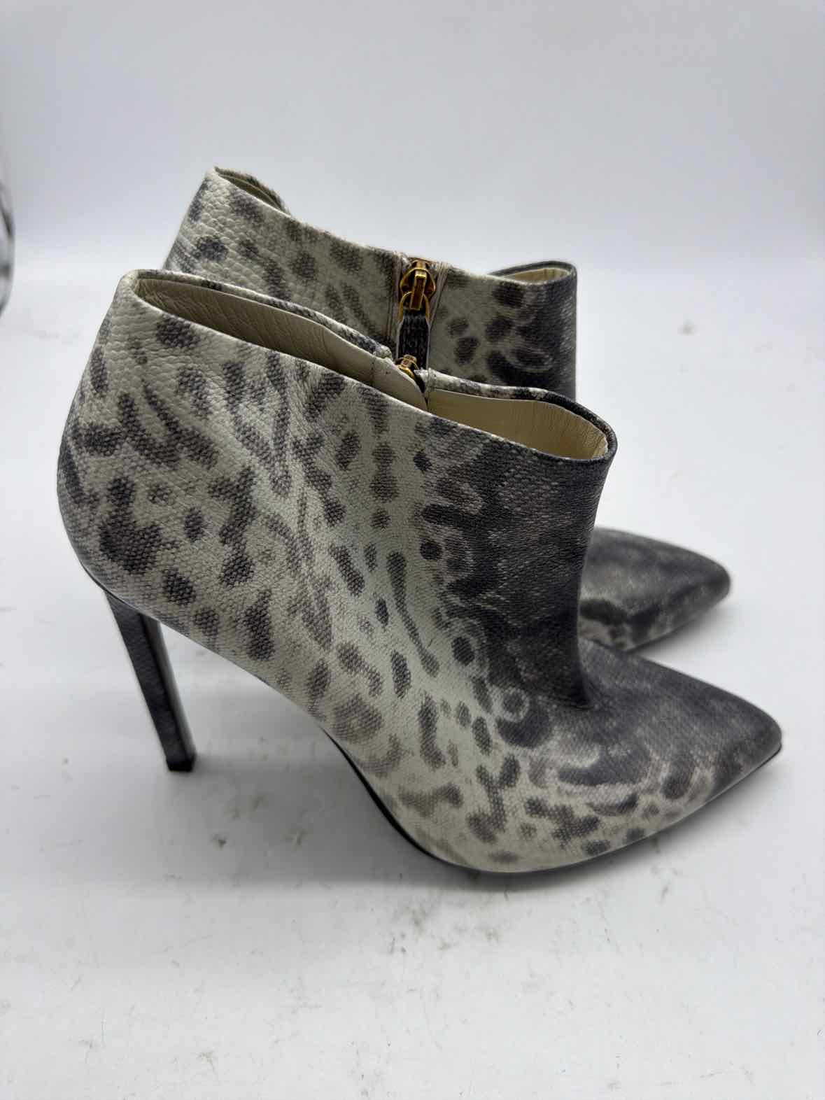 Pre-Owned Gucci Grey Size 10 Ankle Boots | True Fashionistas.