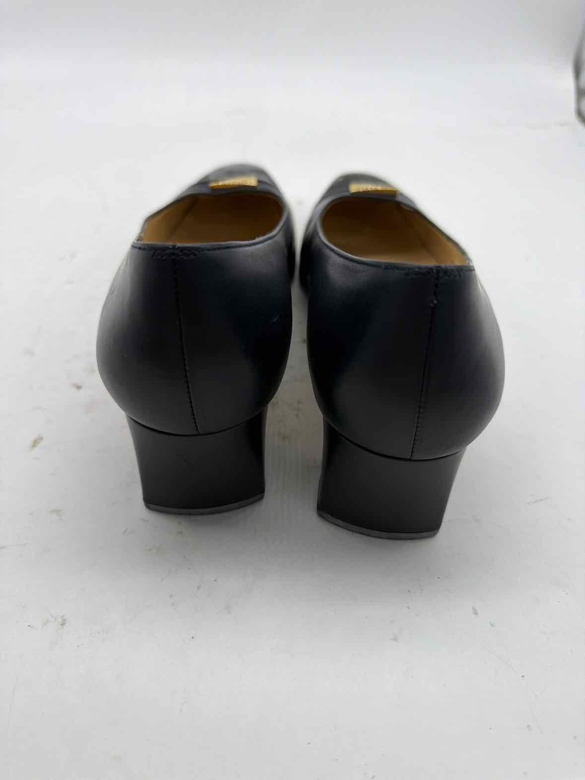 Pre-Owned Salvatore Ferragamo Navy Size 8.5 Block Heel Heels | True Fashionistas.