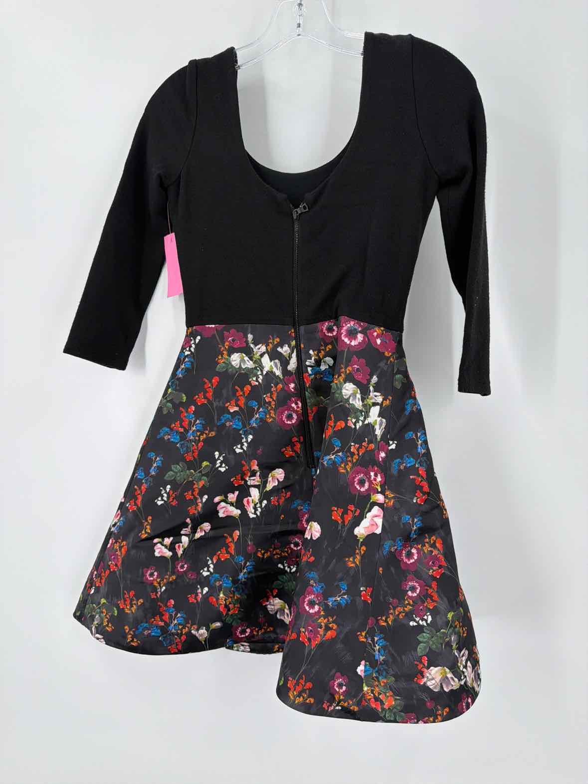 Pre-Owned Alice + Olivia Black Size 0 Short Long Sleeve Dress | True Fashionistas.