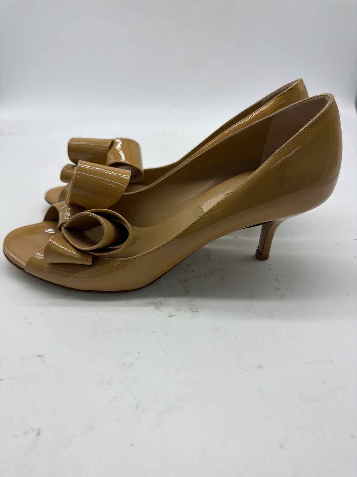 Pre-Owned Valentino Tan Size 36.5 Patent Leather Bow Peep Toe Heels | True Fashionistas.