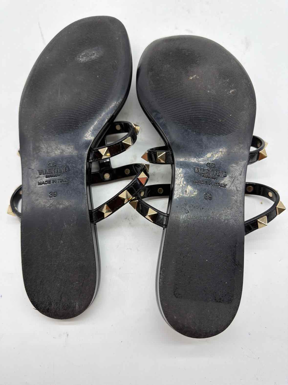 Pre-Owned Valentino Black Size 39 Jelly Rockstud Thong Sandals | True Fashionistas.