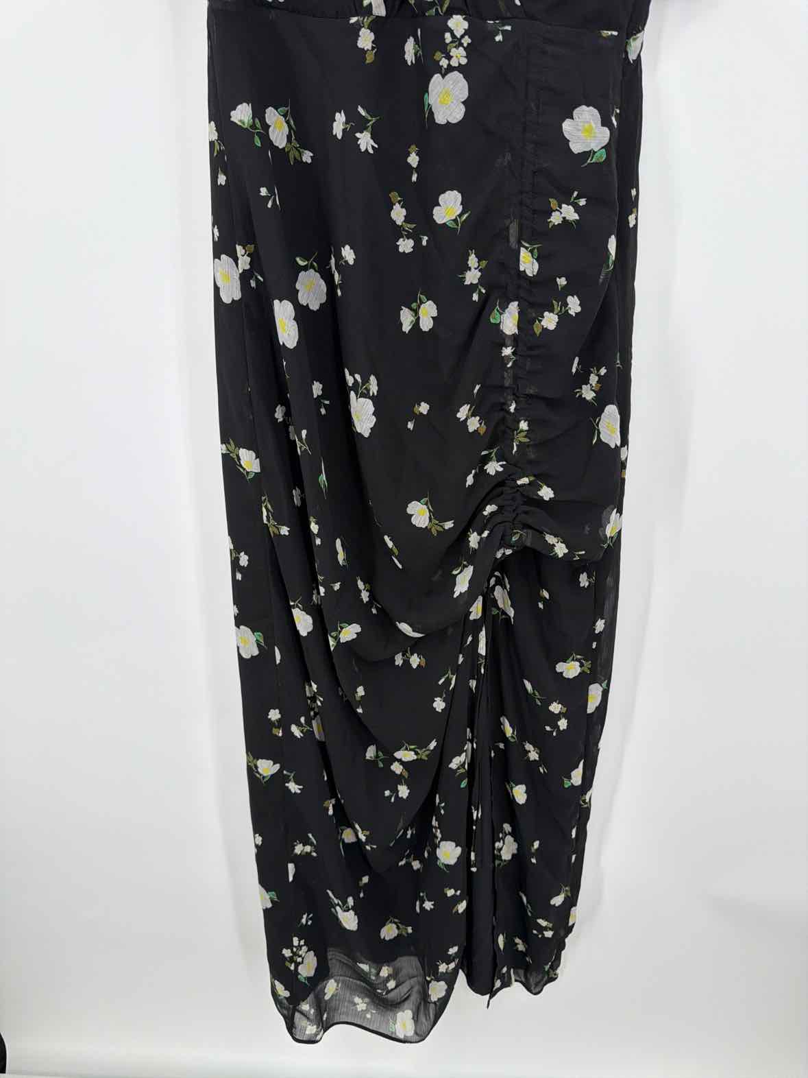 Pre-Owned Banana Republic Black Size 2 Midi Sleeveless Dress | True Fashionistas.
