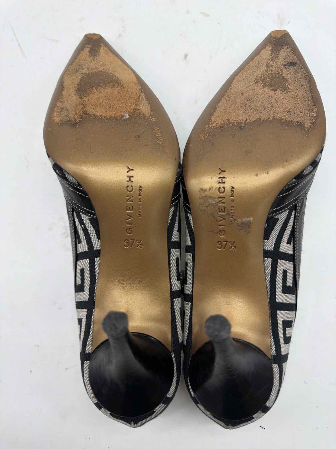 Pre-Owned Givenchy Black Size 7.5 Pump Heels | True Fashionistas.
