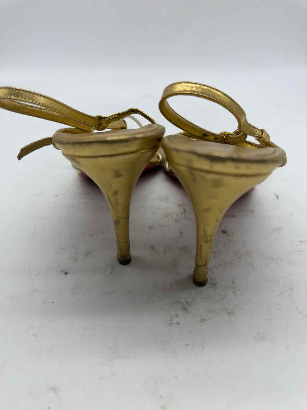 Pre-Owned Christian Louboutin Gold Size 8 Strappy Heels | True Fashionistas.