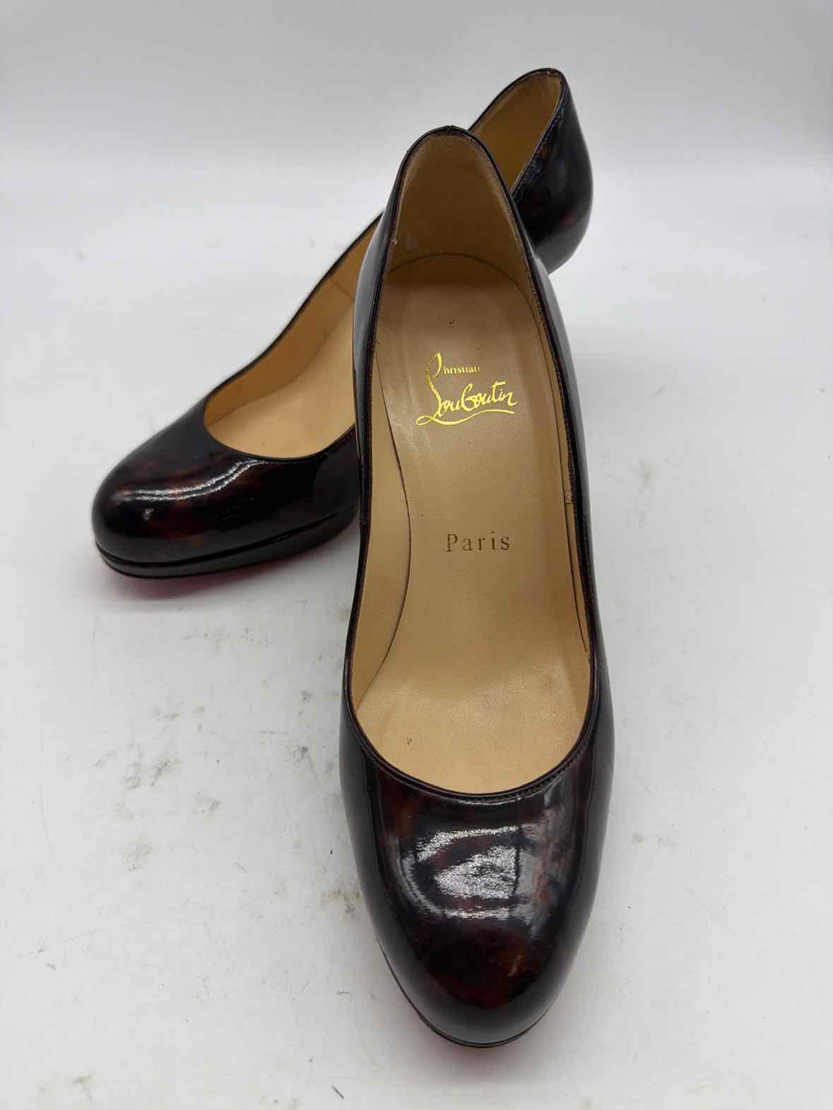 Pre-Owned Christian Louboutin Brown Size 5.5 Patent Leather Pump Heels | True Fashionistas.