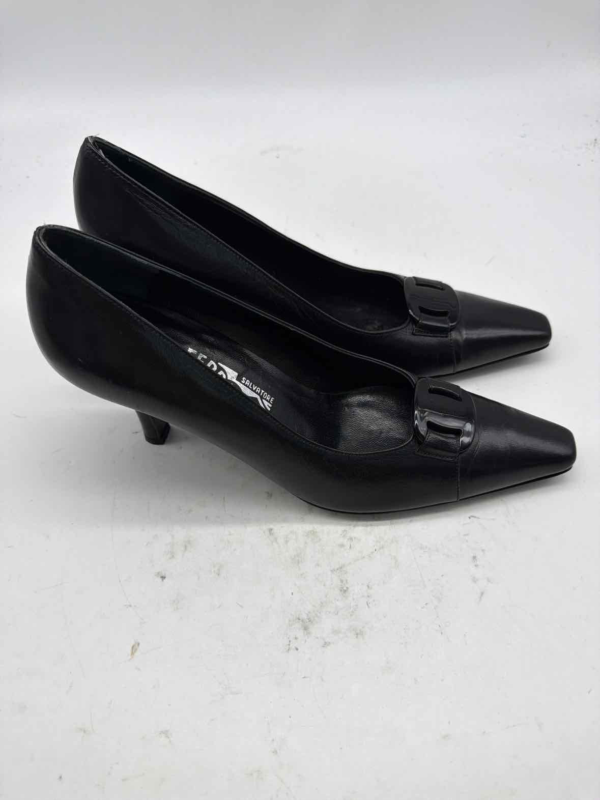 Pre-Owned Salvatore Ferragamo Black Size 8 Pump Heels | True Fashionistas.