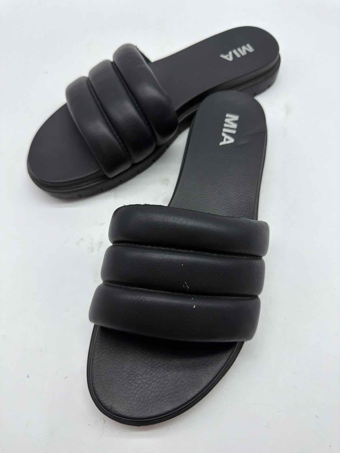 Pre-Owned MIA Black Size 10 Mule Sandals | True Fashionistas.