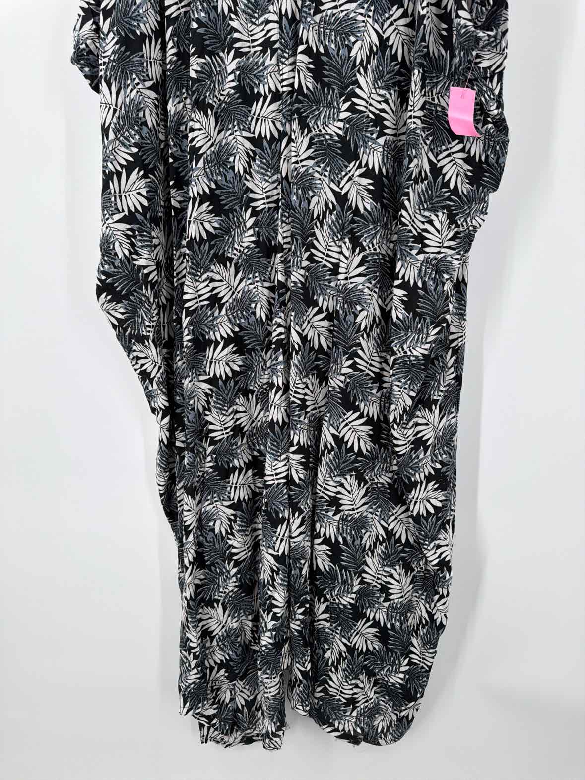 Pre-Owned Made On Earth Black Size One Size Long Short Sleeve Dress | True Fashionistas.