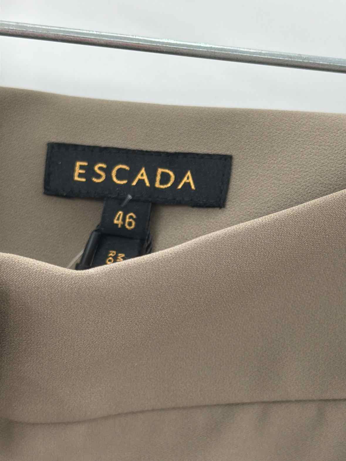 Pre-Owned Escada Tan Size 46 Bermuda Basic Shorts | True Fashionistas.
