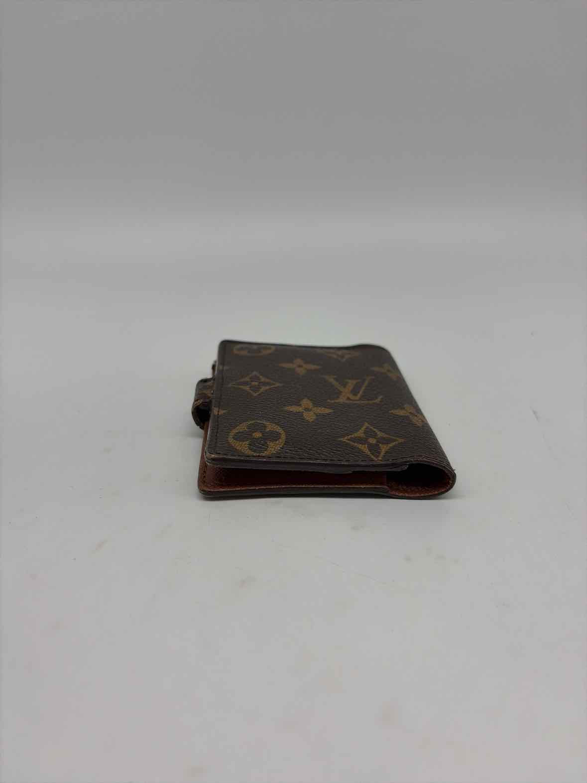 Pre-Owned Louis Vuitton Brown card case Card Case | True Fashionistas.