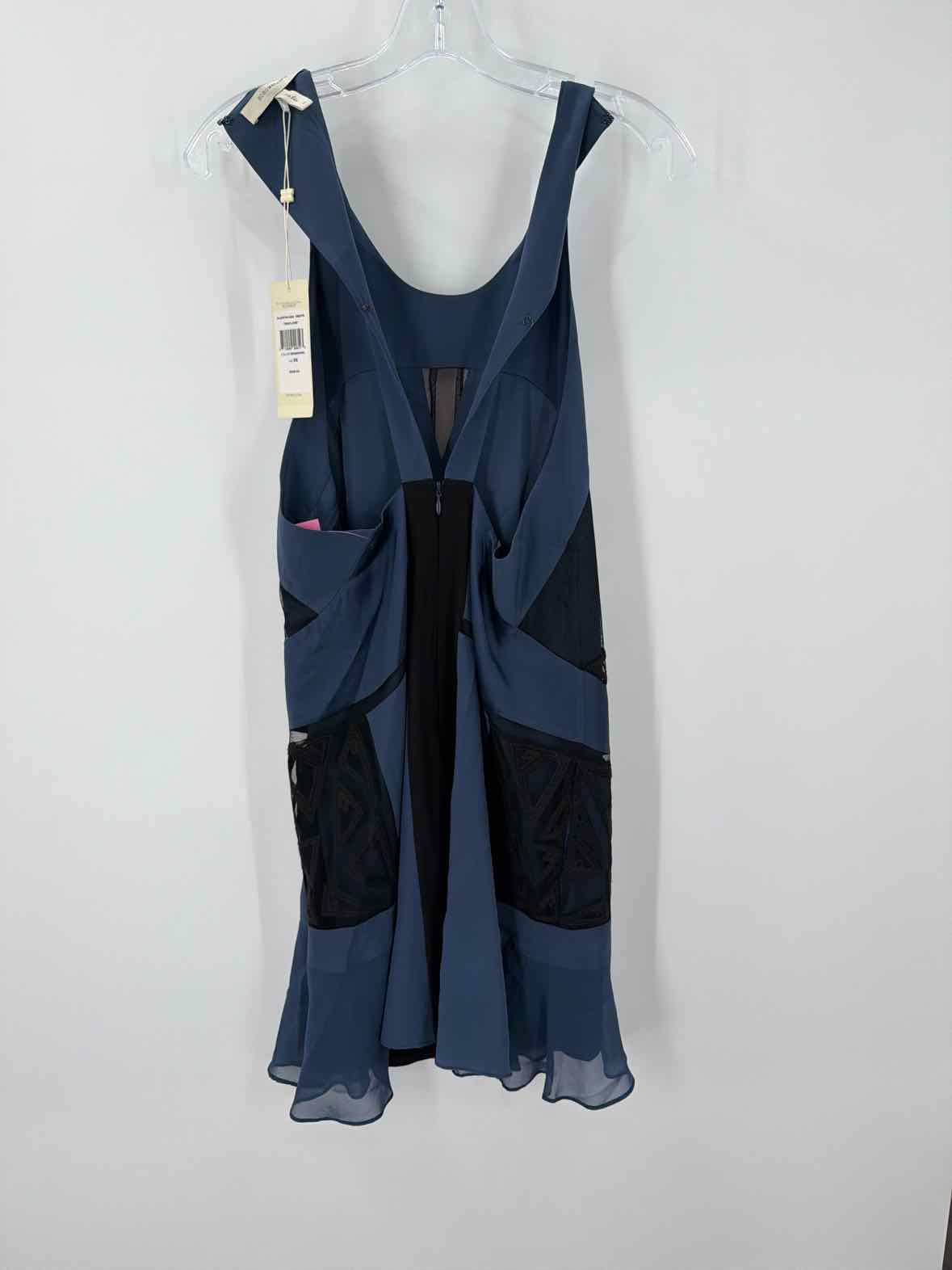Pre-Owned BCBG Runway Navy Size XS Short Sleeveless Dress | True Fashionistas.