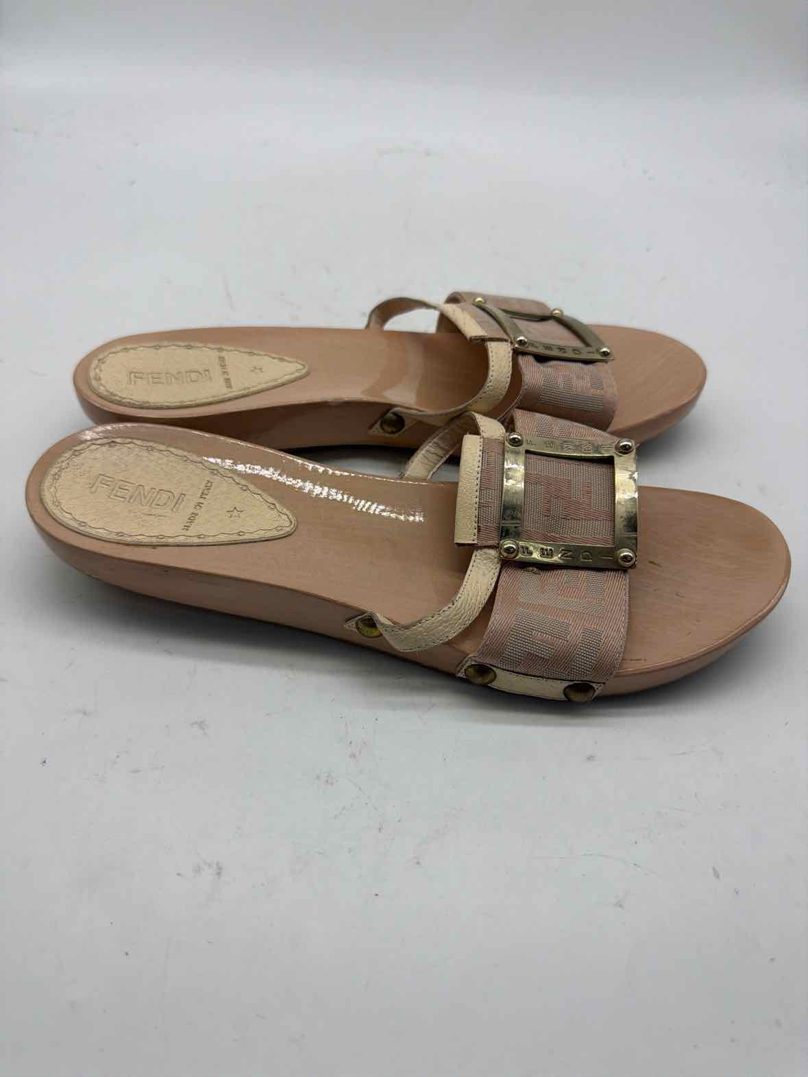 Pre-Owned Fendi Pink Size 6.5 Wood Slide Sandals | True Fashionistas.