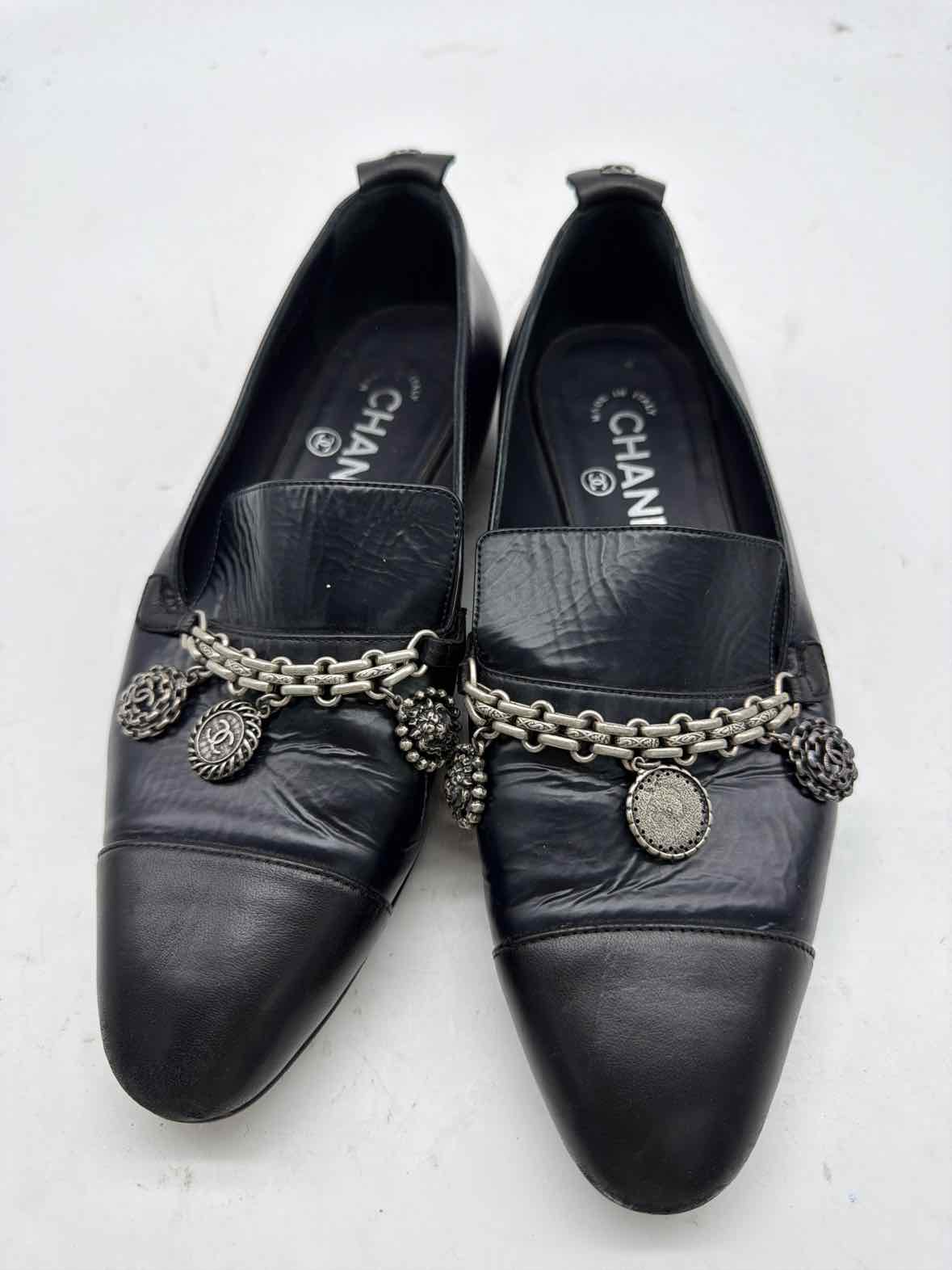 Pre-Owned Chanel Black Size 6.5 Slip On Flats | True Fashionistas.