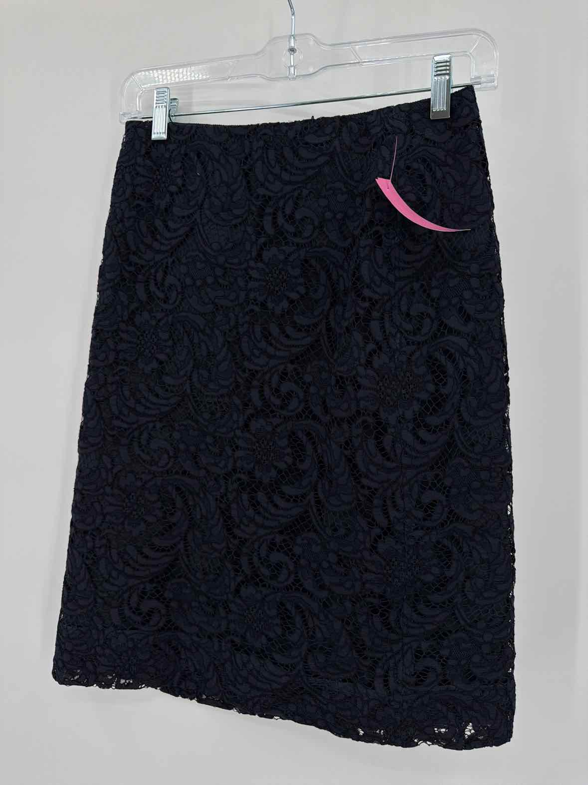 Pre-Owned Prada Navy Size 38 Lace Pencil Skirt | True Fashionistas.