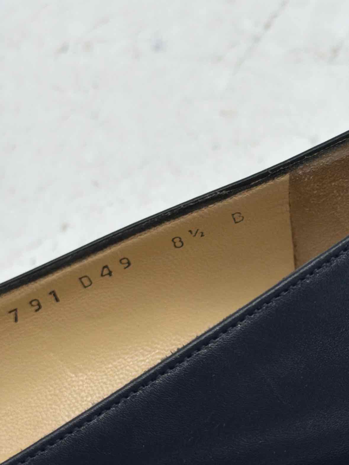 Pre-Owned Salvatore Ferragamo Navy Size 8.5 Block Heel Heels | True Fashionistas.