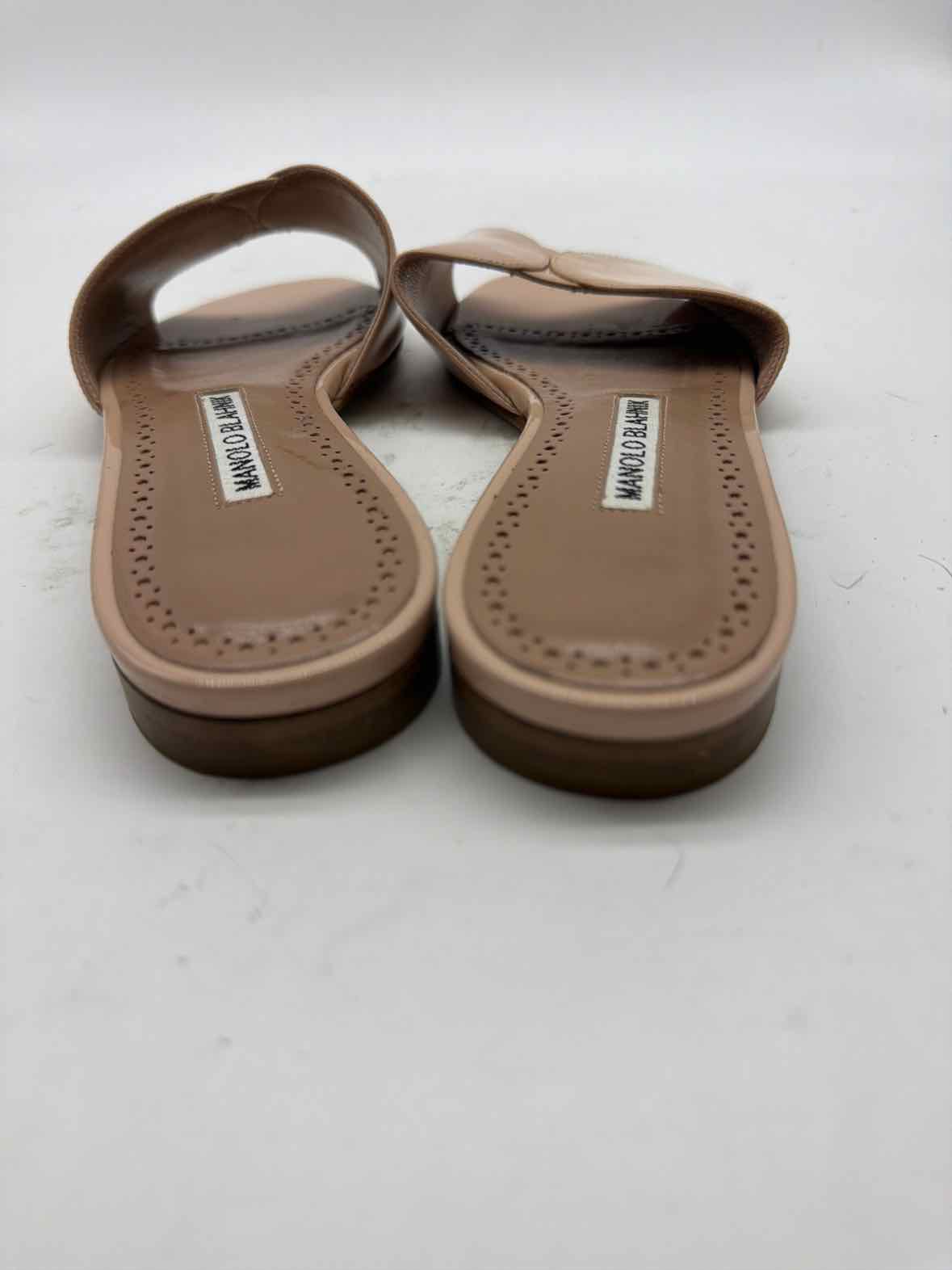 Pre-Owned Manolo Blahnik Tan Size 36 Mule Sandals | True Fashionistas.