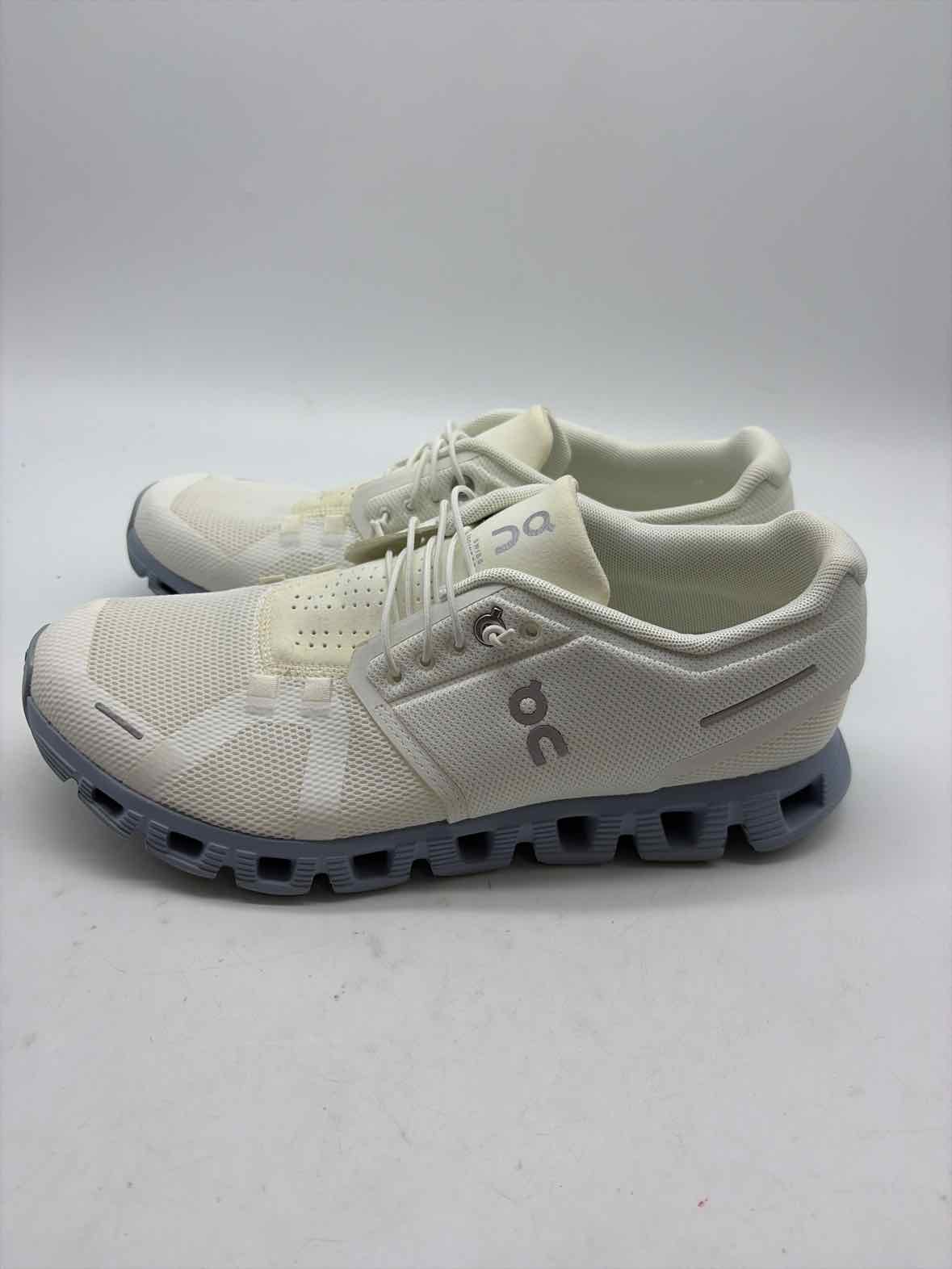 Pre-Owned On Cloud White Size 9.5 Sneaker Athletic Shoes | True Fashionistas.