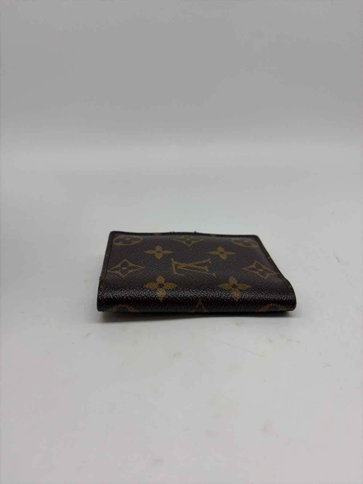 Pre-Owned Louis Vuitton Brown card case Card Case | True Fashionistas.